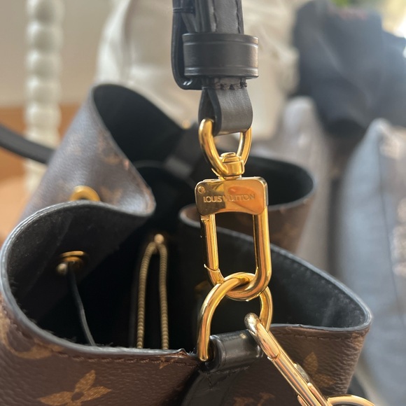 Brown Monogram Women's Bag- used condition - Picture 3 of 9